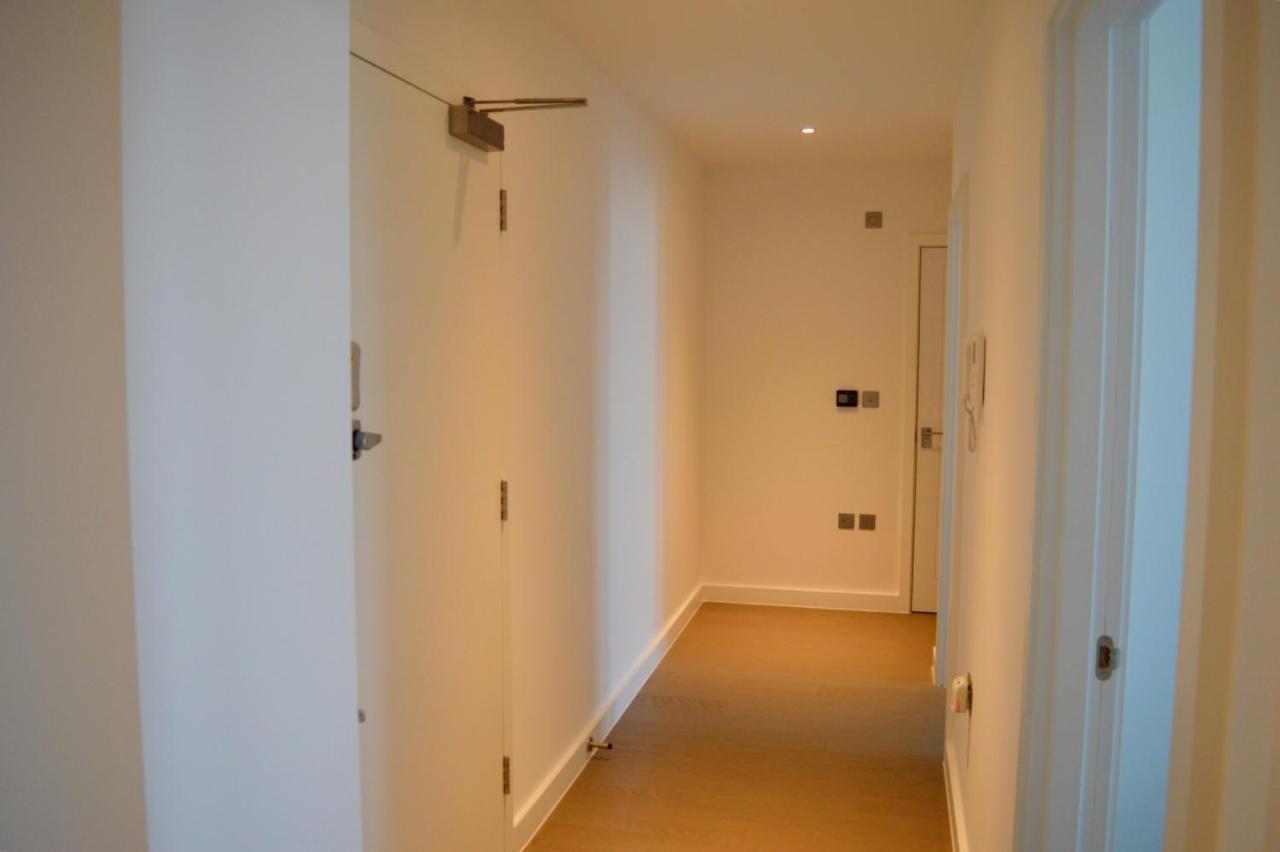 Top Floor Luxury 2 Bedroom St Albans Apartment - Free Wifi Екстер'єр фото