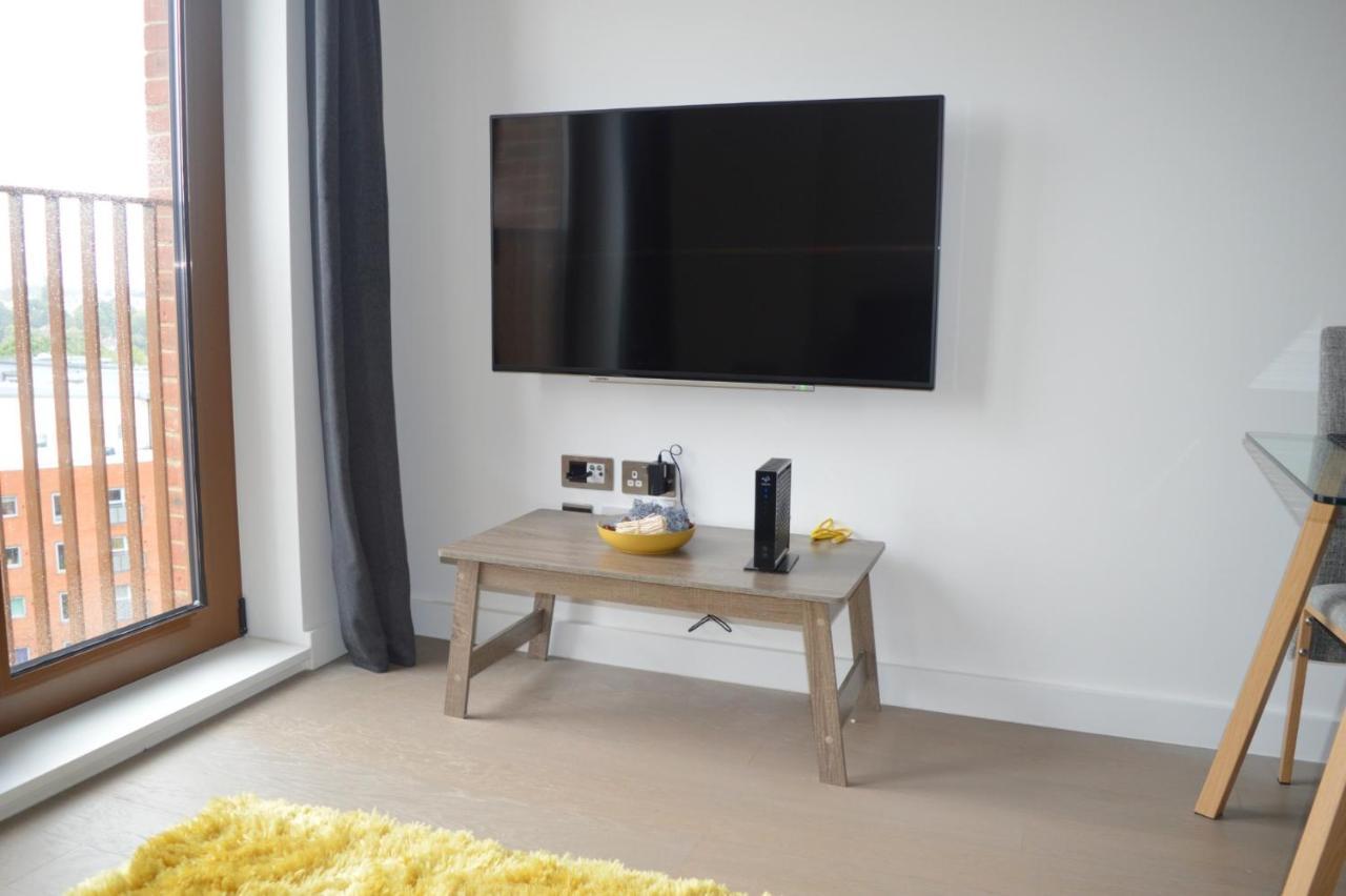 Top Floor Luxury 2 Bedroom St Albans Apartment - Free Wifi Екстер'єр фото