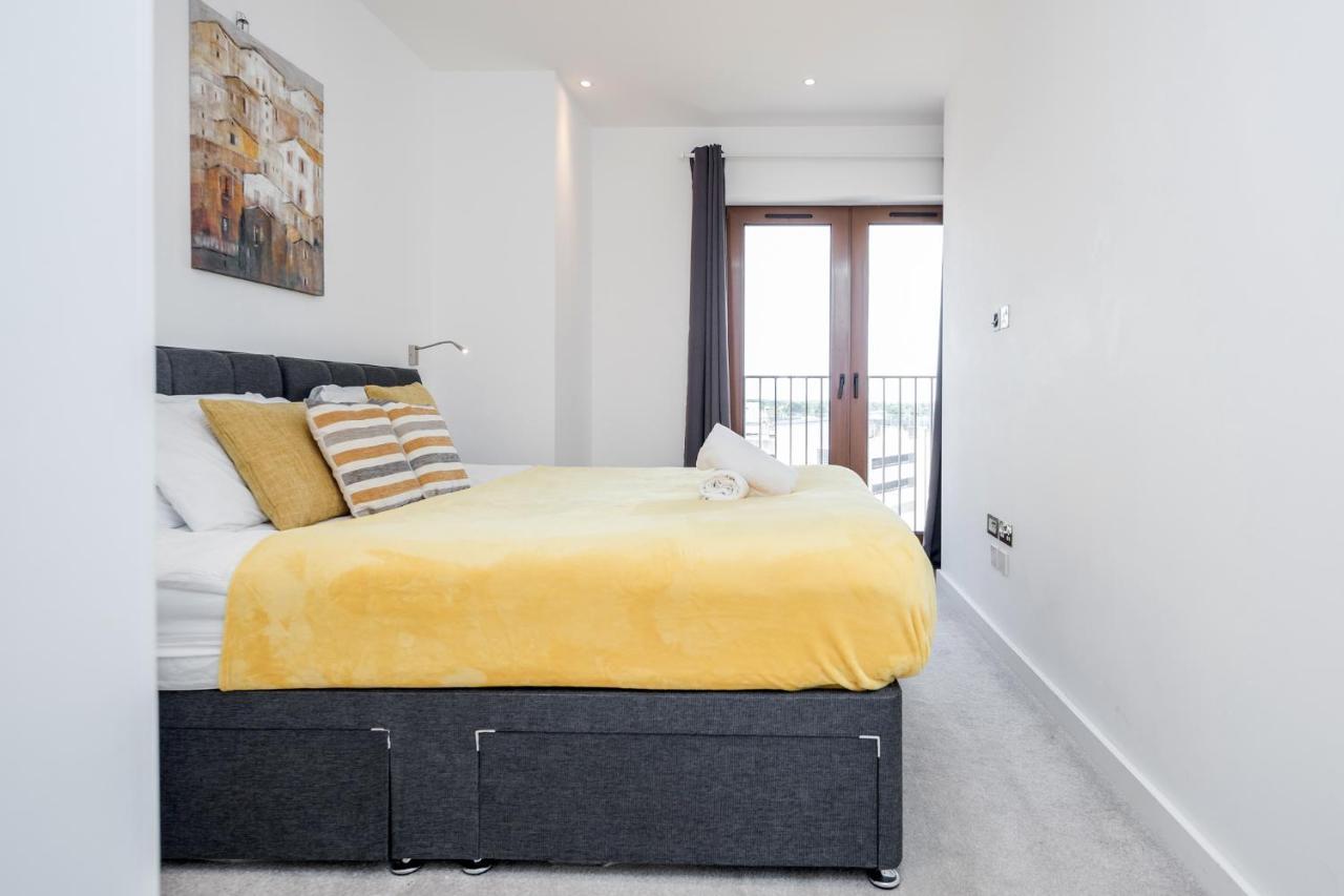 Top Floor Luxury 2 Bedroom St Albans Apartment - Free Wifi Екстер'єр фото